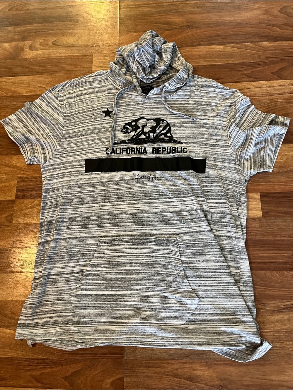 Ring of Fire California Republic Striped Short-Sleeve Hoodie - Light Gray